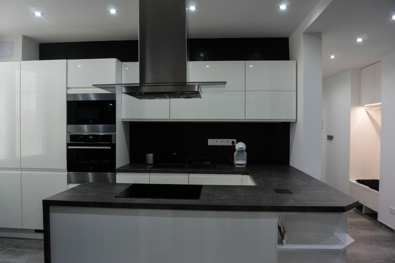 Rr Bus Station Apartment Μπρατισλάβα Εξωτερικό φωτογραφία